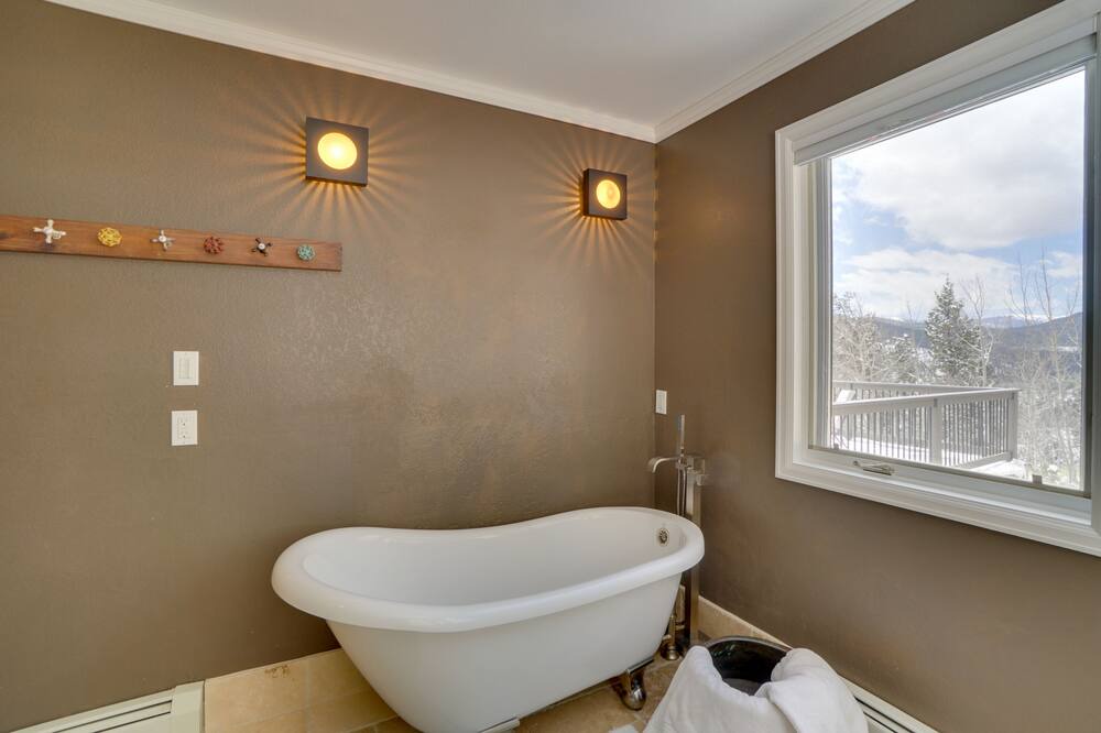 Photo of Bathroom in Bailey