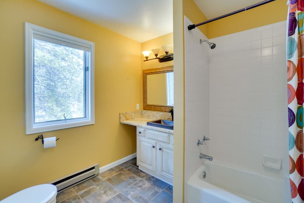 Photo of Bathroom in Bailey