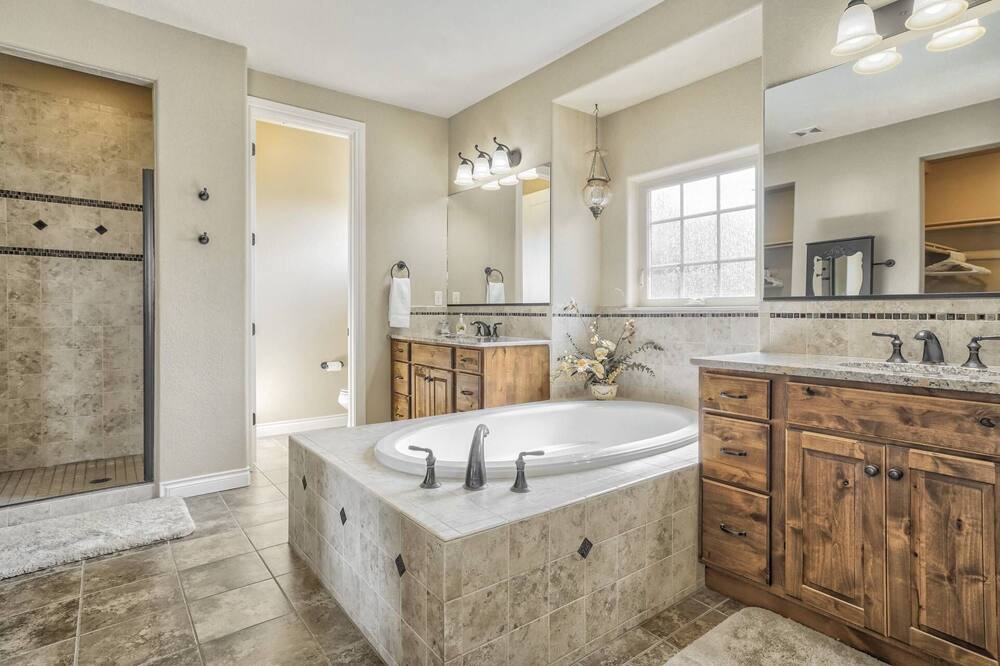 Photo of Bathroom in Gleneagle
