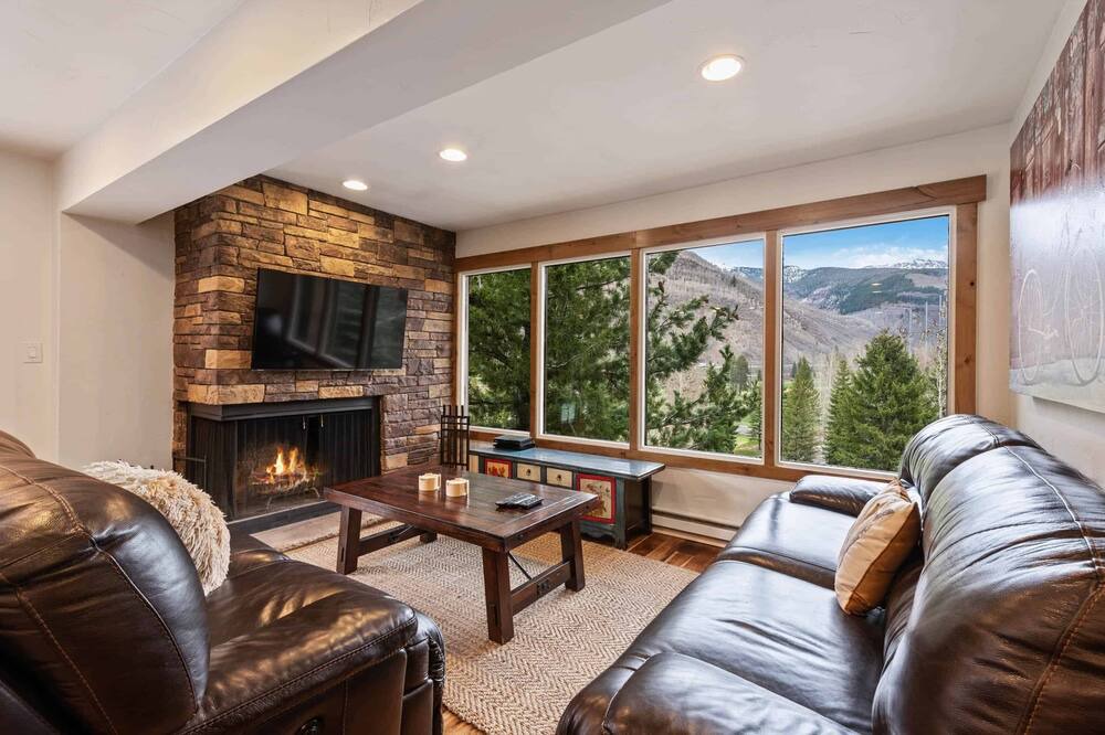 Photo of Livingroom in Vail