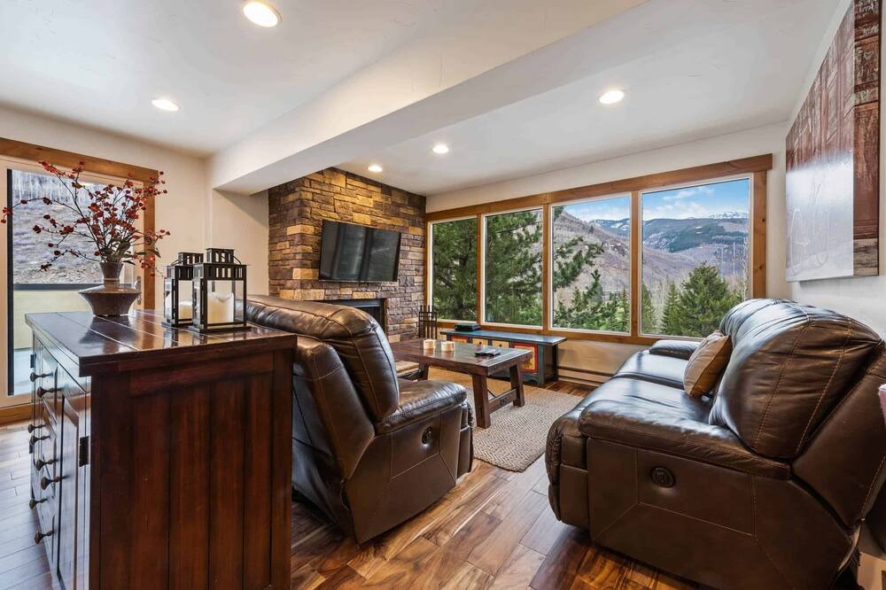 Photo of Livingroom in Vail