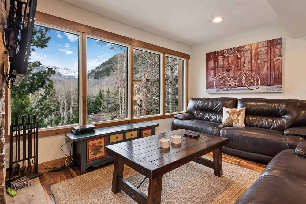 Photo of Livingroom in Vail