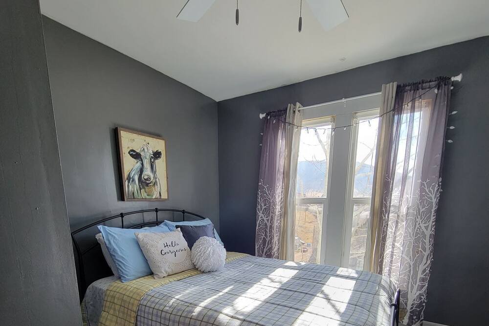 Photo of Bedroom in Victor