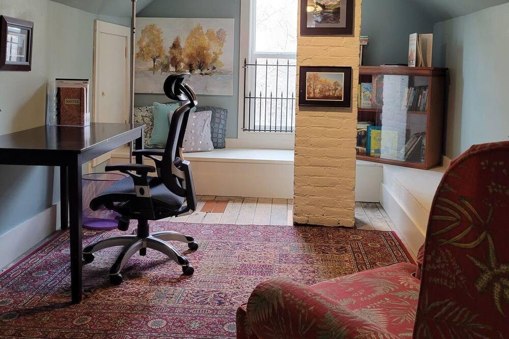 Photo of Livingroom in Victor