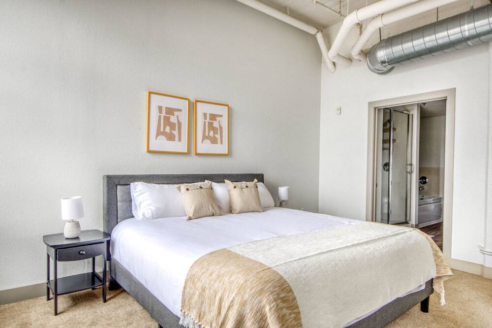 Photo of Bedroom in Ballpark