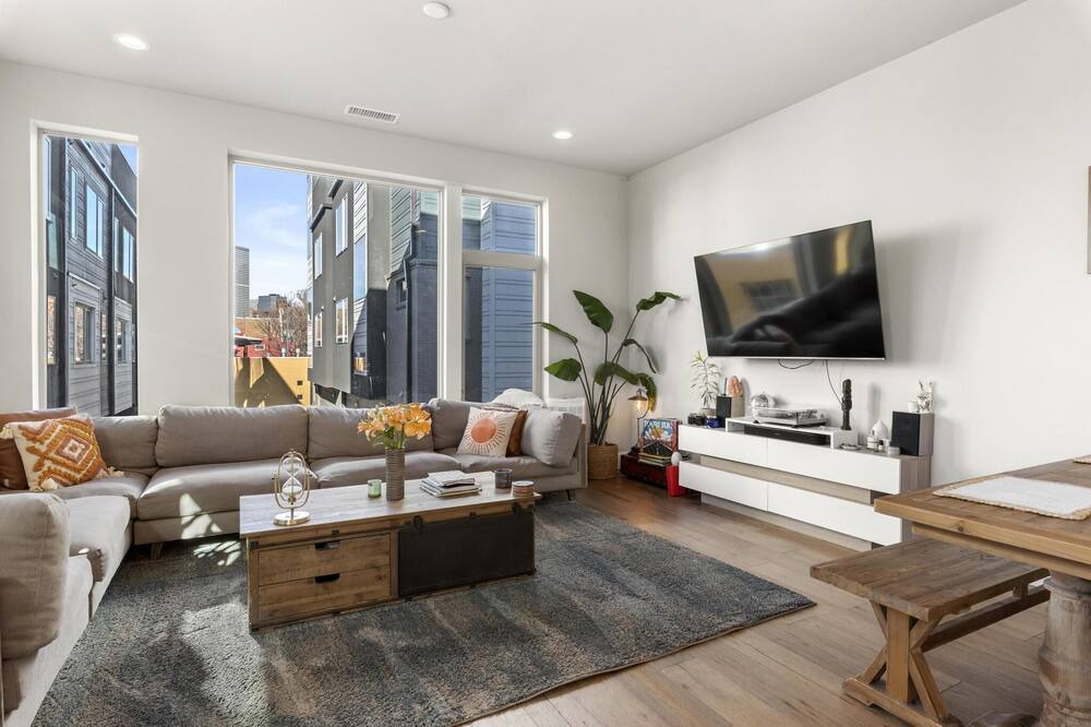Photo of Livingroom in Golden Triangle