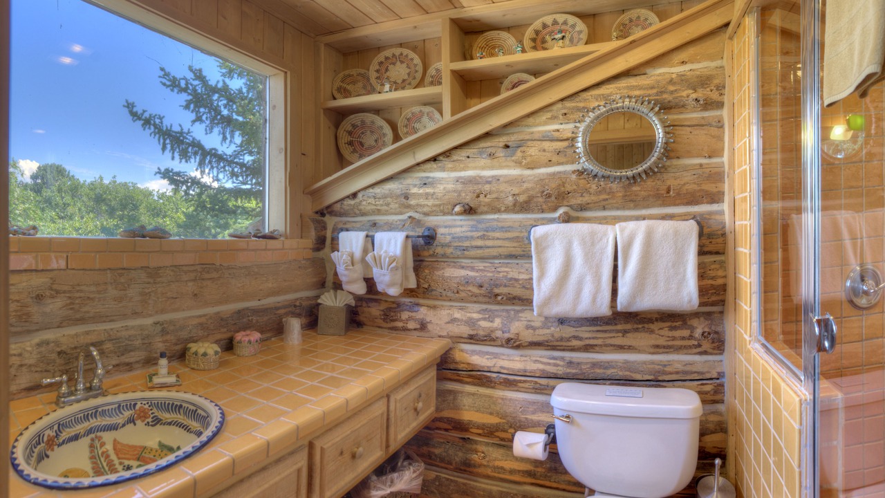 Photo of Bathroom in Hesperus