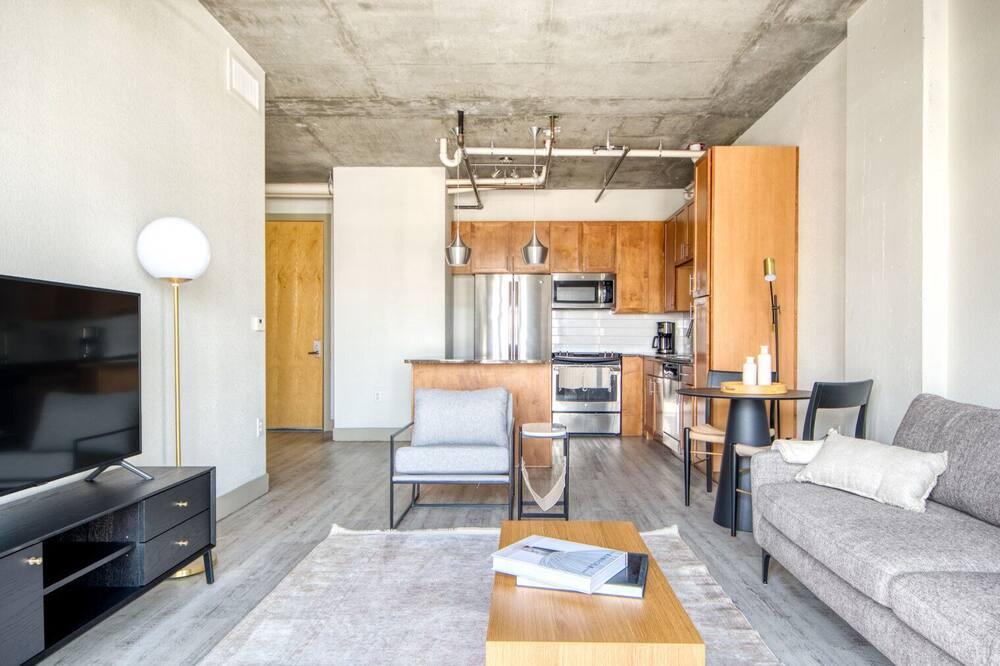 Photo of Livingroom in Ballpark
