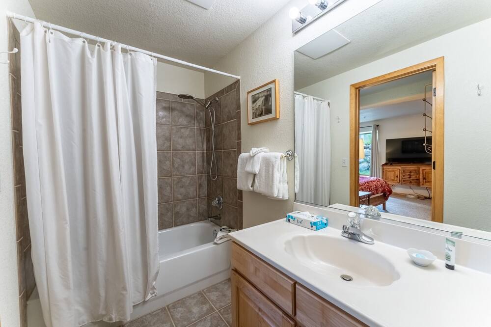 Photo of Bathroom in Wildernest