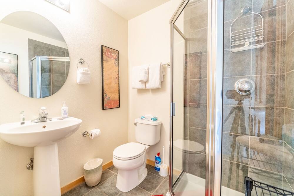 Photo of Bathroom in Wildernest