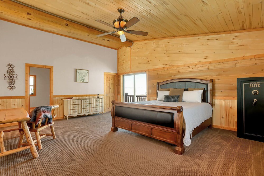 Photo of Bedroom in Lake George