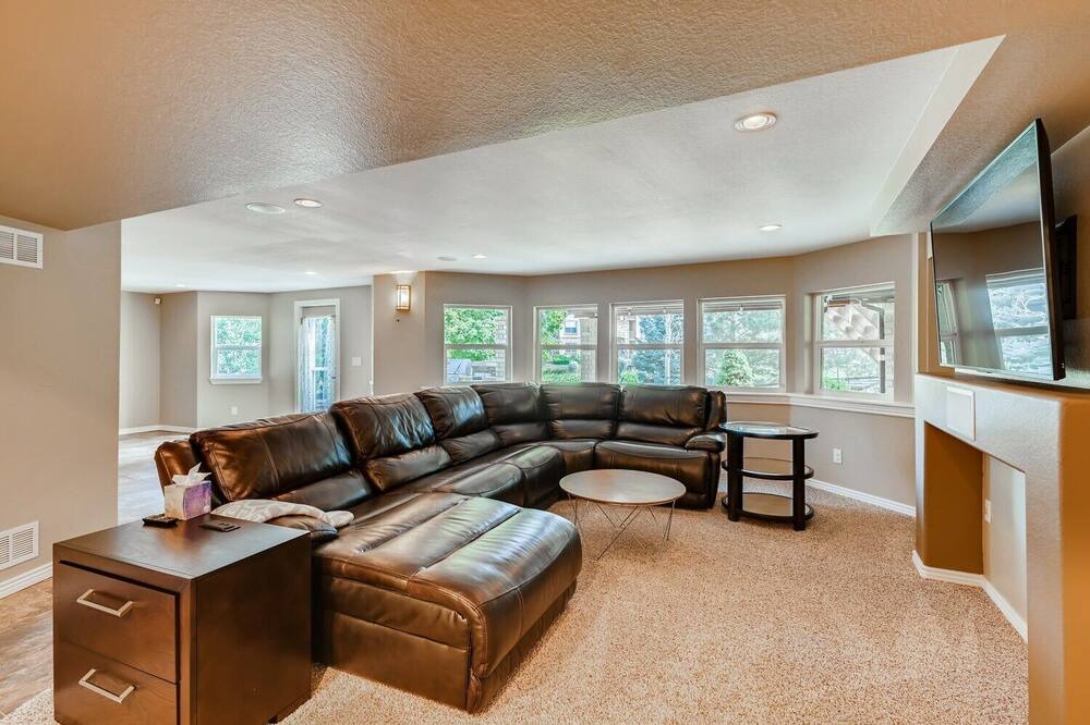 Photo of Livingroom in North Central Westminster