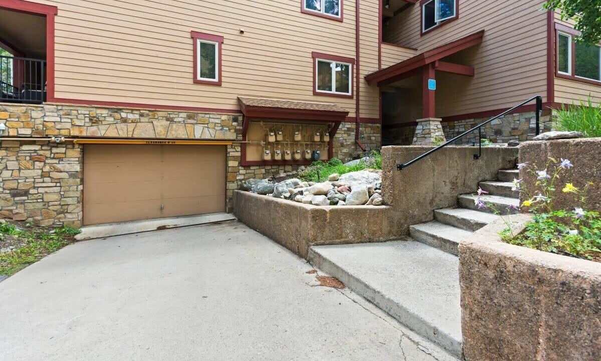 Photo of Outdoor in Peak 9