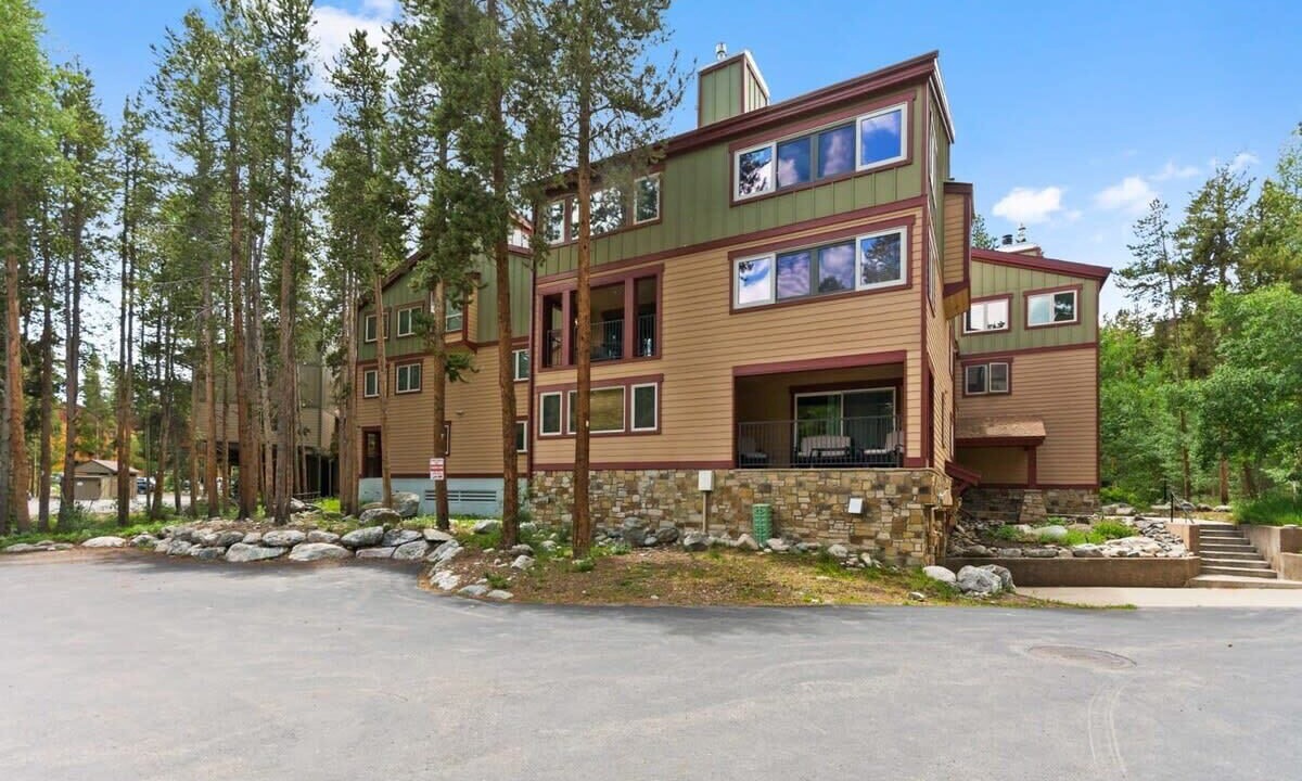 Photo of Outdoor in Peak 9