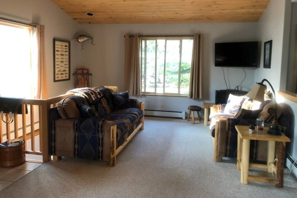 Photo of Bedroom in Crystal Lake