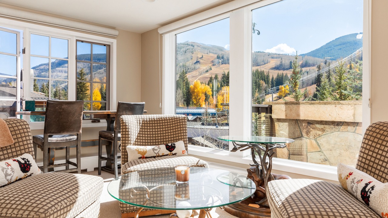 Photo of Livingroom in Vail