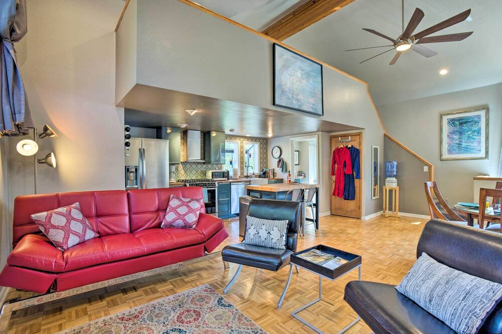 Photo of Livingroom in Idledale