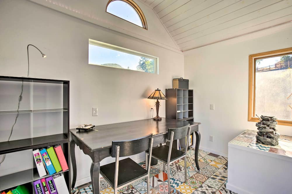 Photo of Bedroom in Idledale
