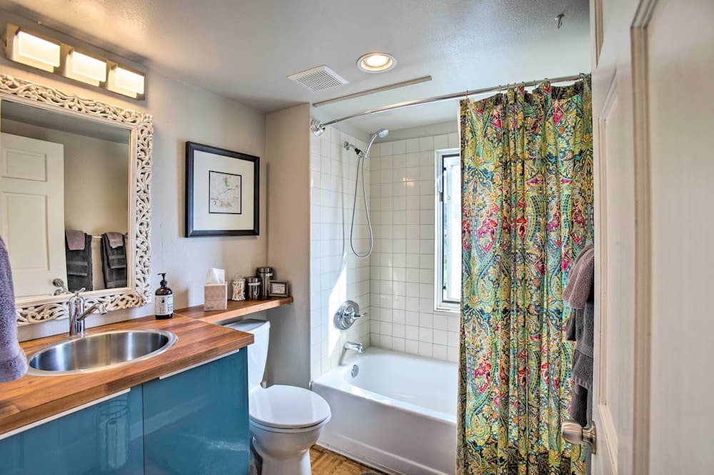 Photo of Bathroom in Idledale