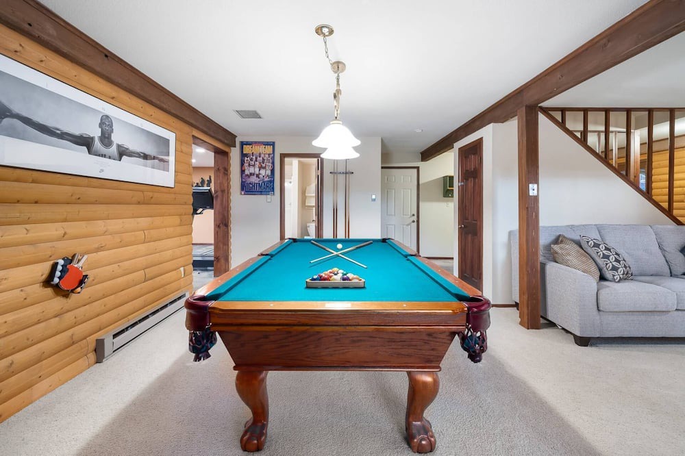 Photo of Bedroom in Evergreen Meadows