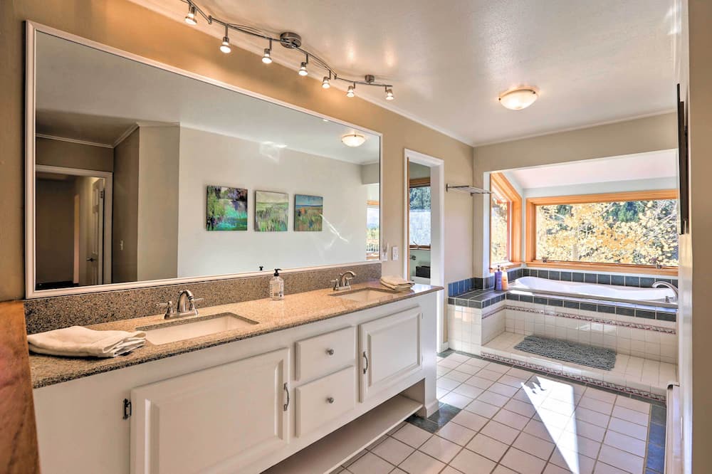 Photo of Bathroom in Evergreen