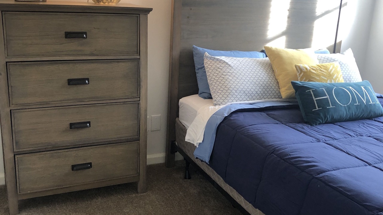 Photo of Bedroom in Glenwood Grove - North Iris