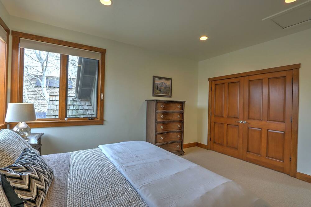 Photo of Bathroom in Carbondale