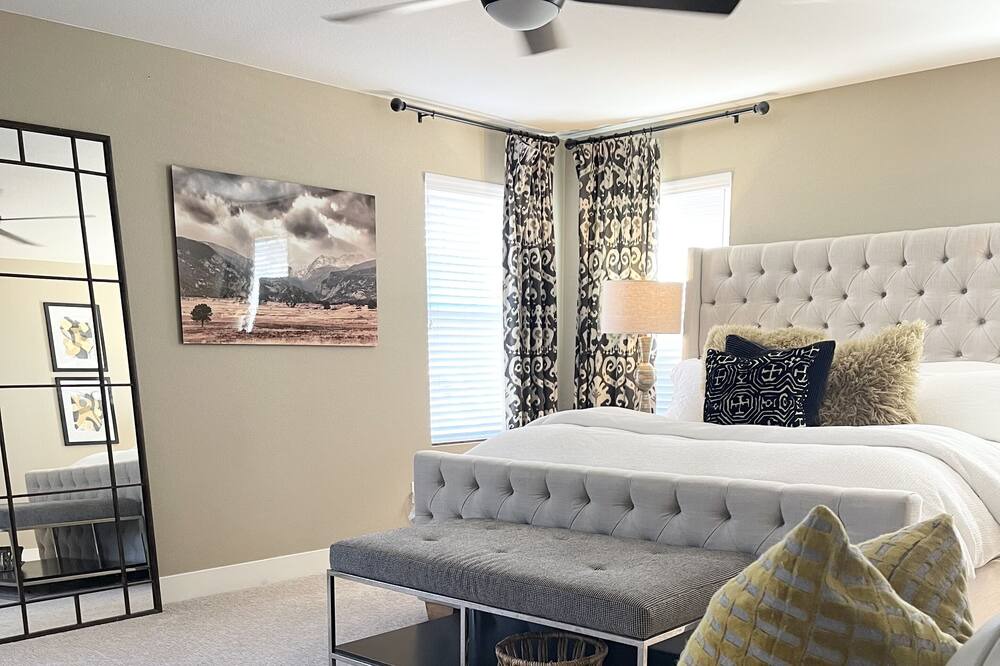 Photo of Livingroom in Parker