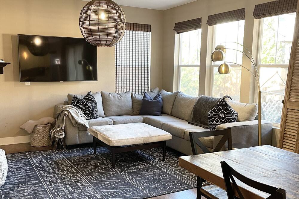 Photo of Livingroom in Parker