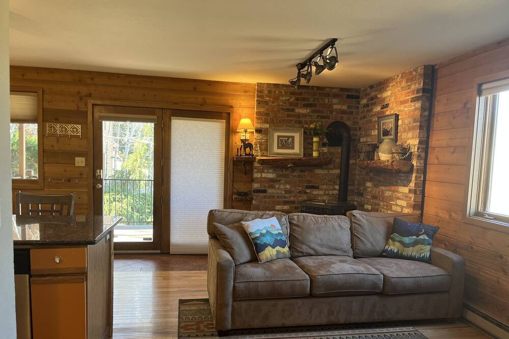 Photo of Livingroom in Evergreen