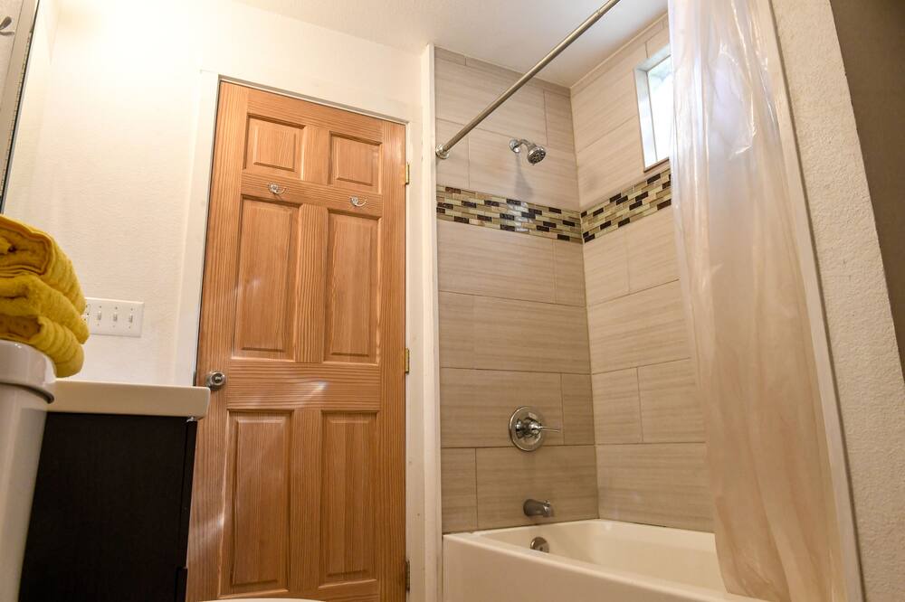Photo of Bedroom in Jefferson Park