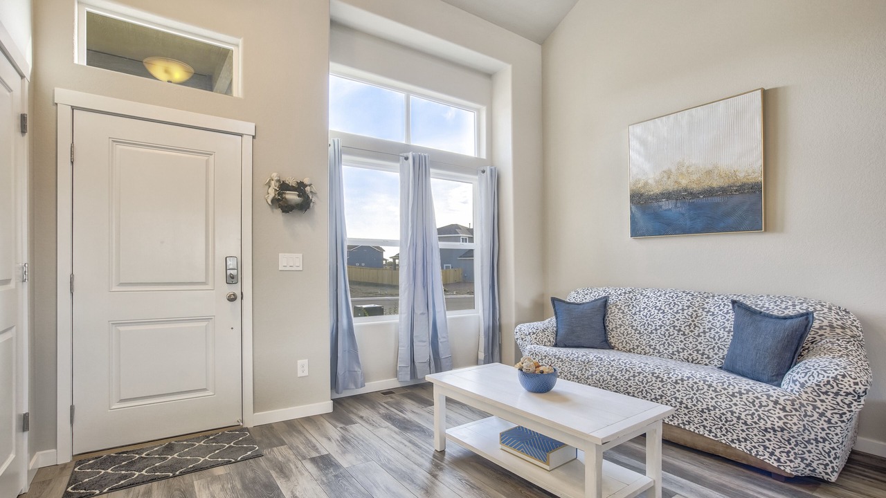 Photo of Livingroom in Security-Widefield