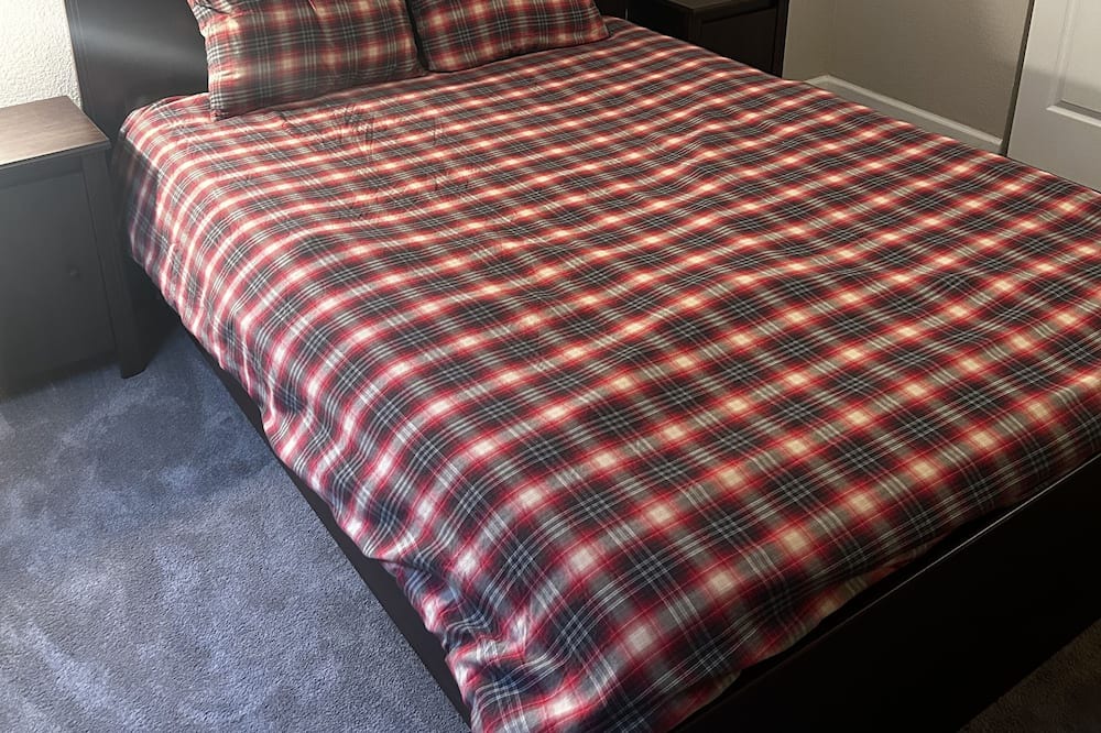 Photo of Bedroom in Ken Caryl