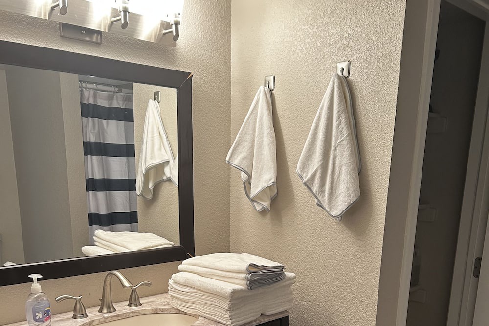 Photo of Bathroom in Ken Caryl