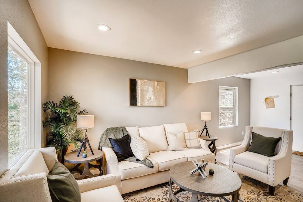 Photo of Livingroom in Coal Creek Canyon