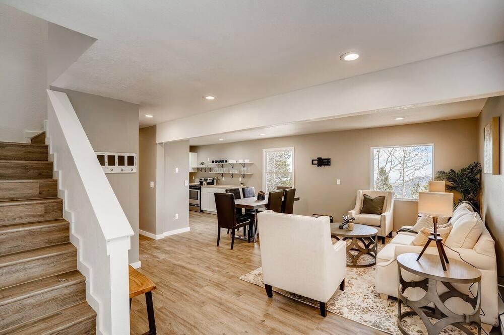 Photo of Livingroom in Coal Creek Canyon