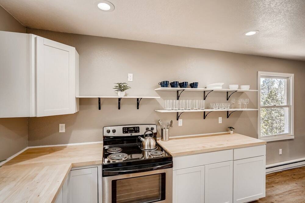 Photo of Kitchen in Coal Creek Canyon