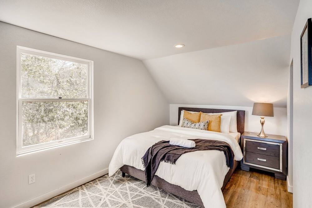 Photo of Bedroom in Coal Creek Canyon