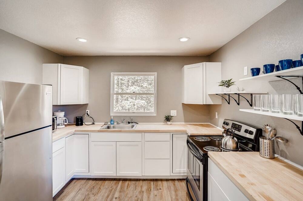 Photo of Kitchen in Coal Creek Canyon