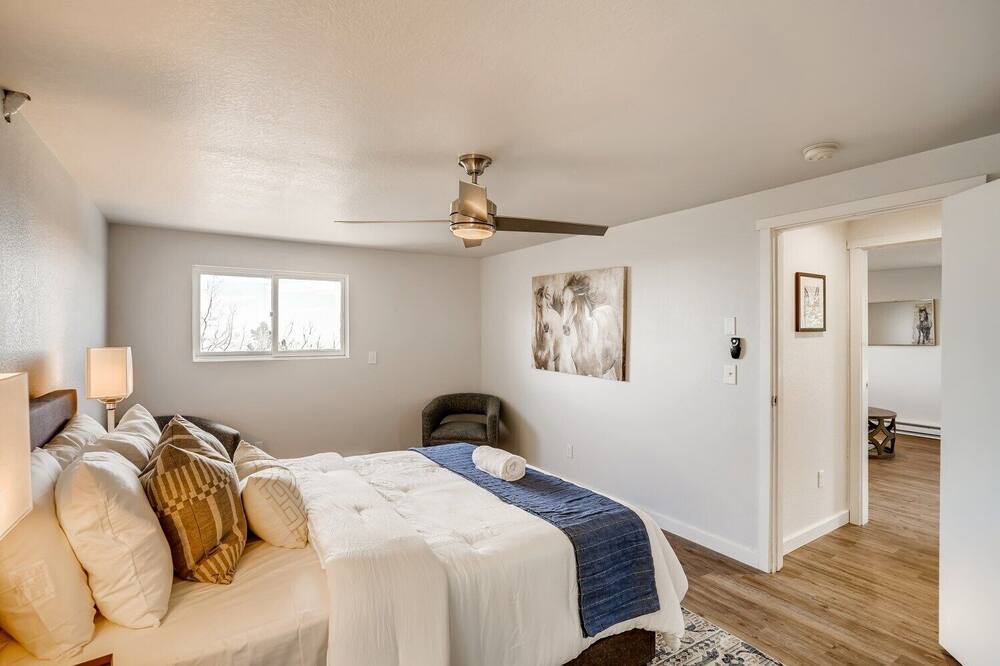 Photo of Bedroom in Coal Creek Canyon