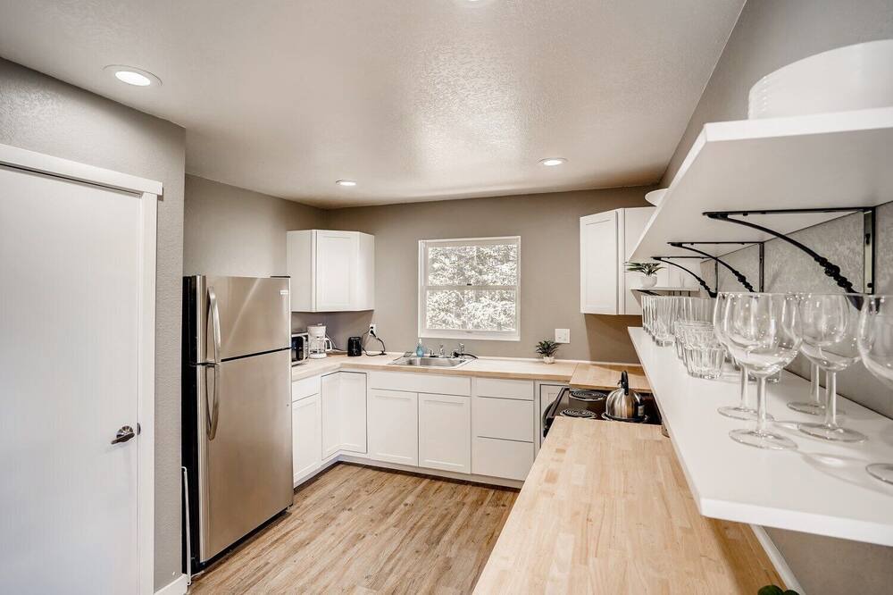 Photo of Kitchen in Coal Creek Canyon