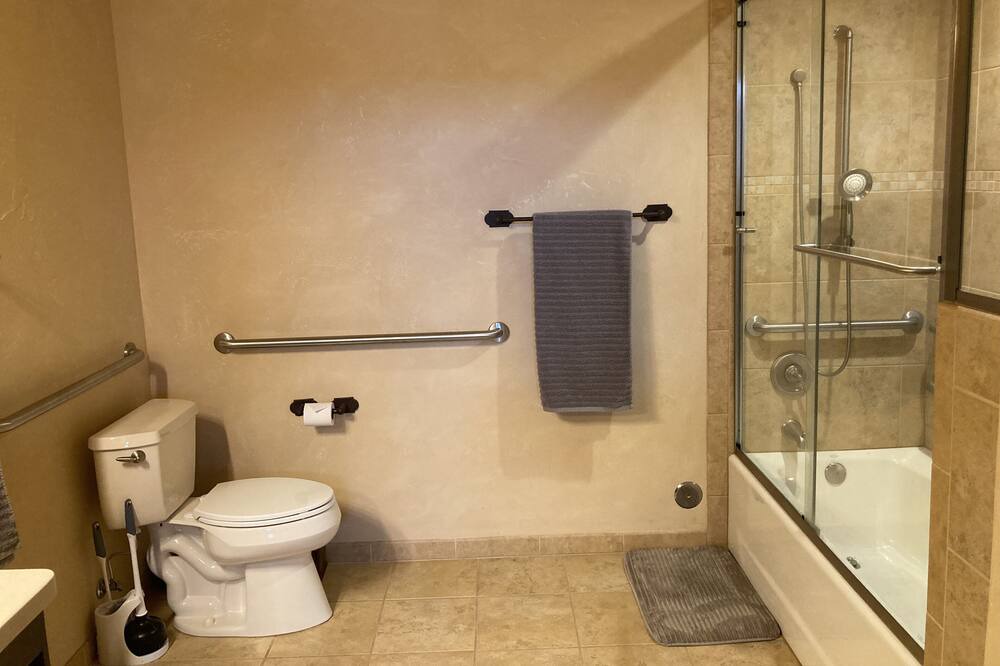 Photo of Bathroom in Marvel