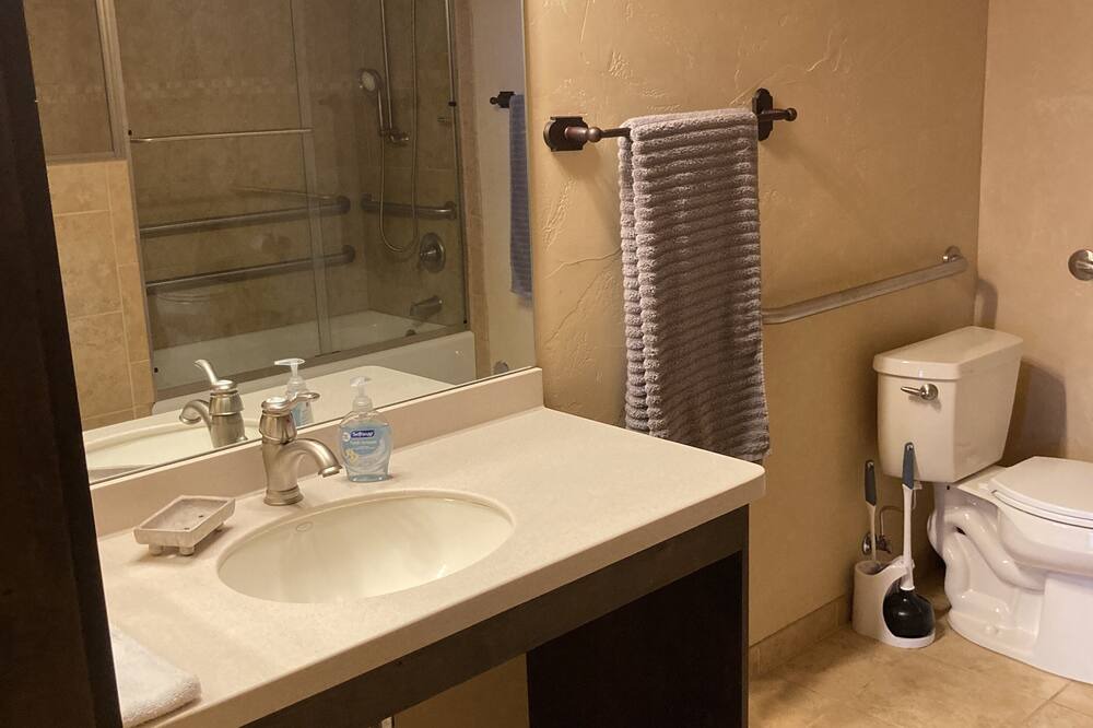 Photo of Bathroom in Marvel