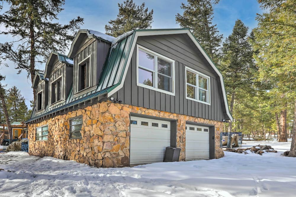Photo of Outdoor in Evergreen Meadows