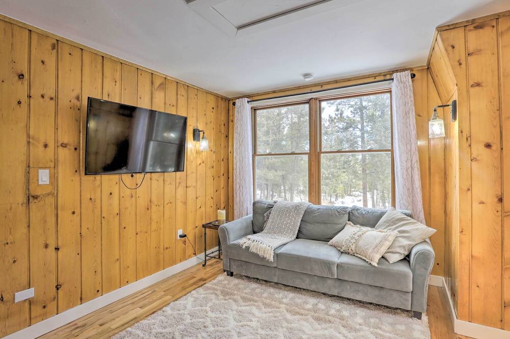 Photo of Bedroom in Evergreen Meadows