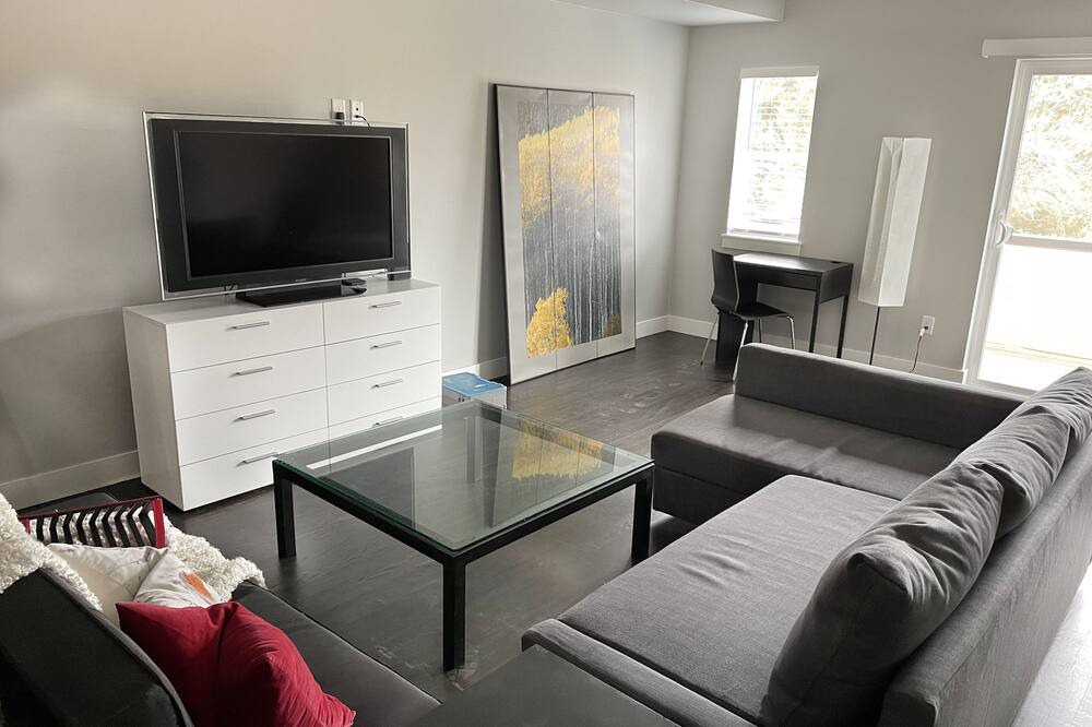 Photo of Livingroom in Northeast Park Hill