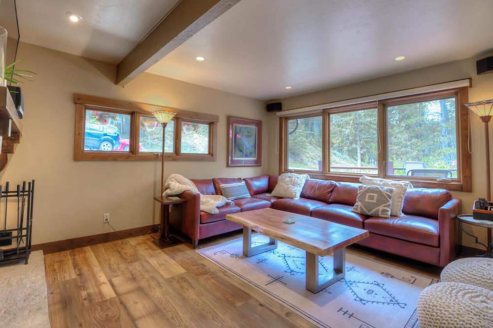 Photo of Bedroom in Breckenridge Heights