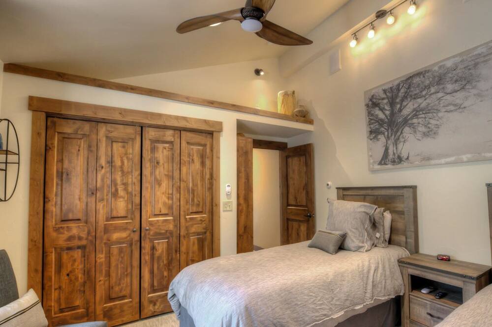 Photo of Bedroom in Breckenridge Heights