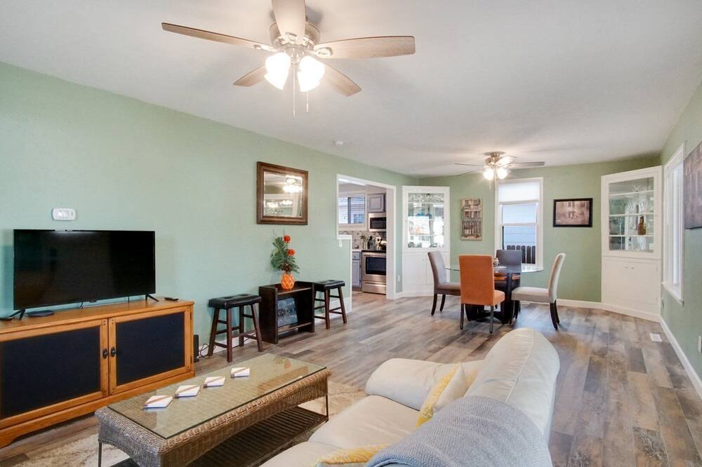 Photo of Livingroom in Old North End
