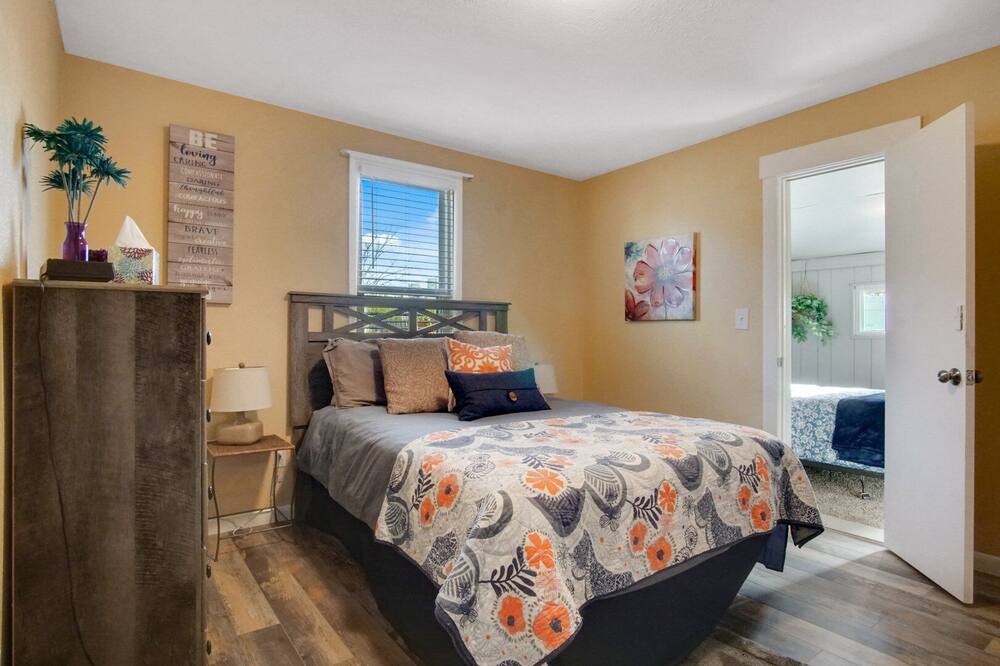 Photo of Bedroom in Old North End